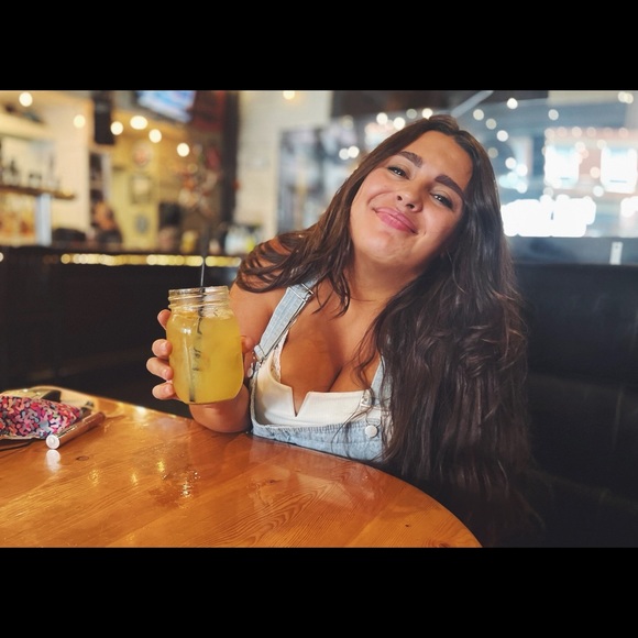 Meet your Posher, Mackenzie - Picture 7 of 10